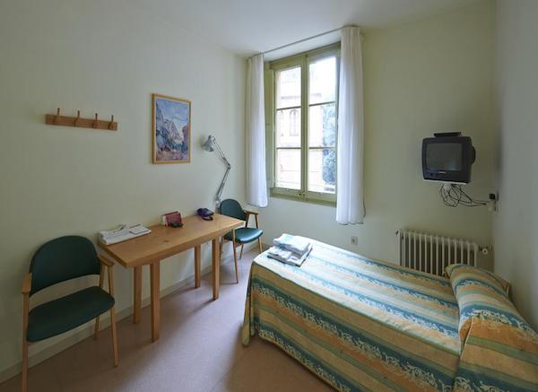 Hostel Abat Cisneros