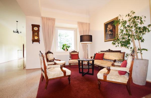 Salvatorian Guesthouse B & B